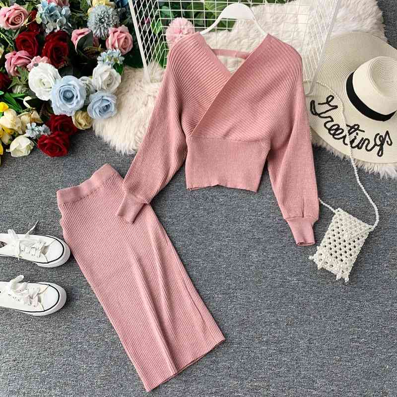 Women's high waist bright silk knit bag hip skirt two-piece fashion V-neck sweater bat sleeve two-piece Women's Sets GD123 210708