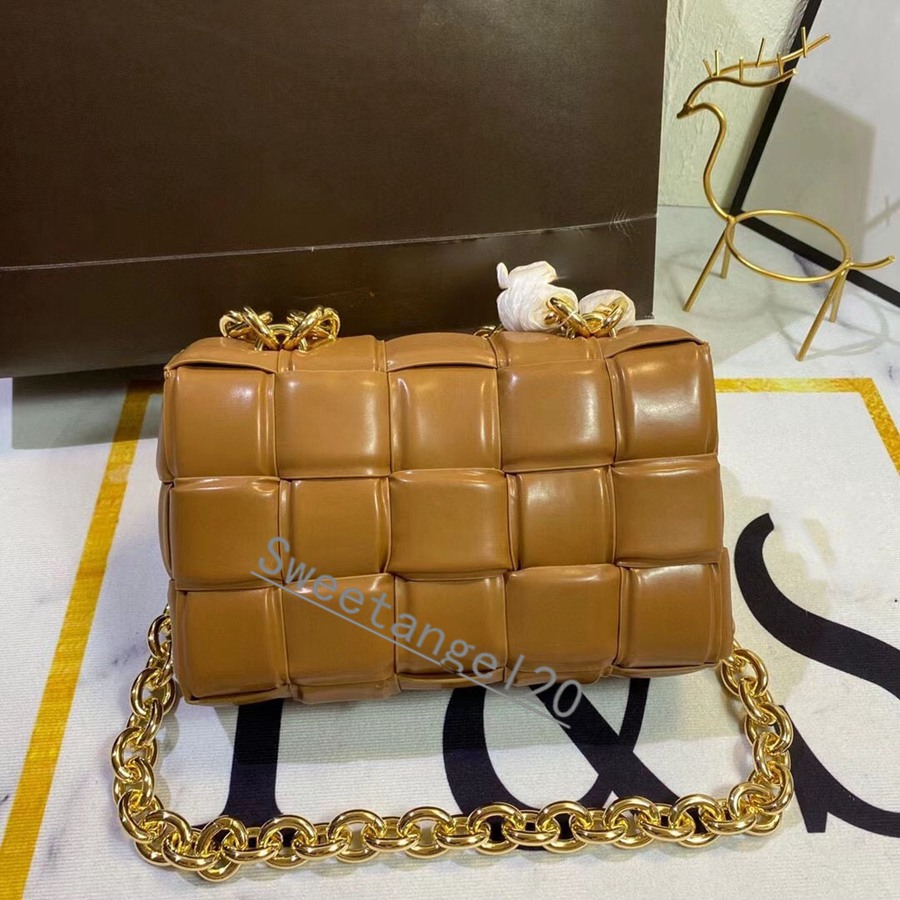 2021Women Padded Cassette Fashion Handbags Orthogonal Double-Face Maxi Weave Famous Chalk Black Lavender Caramel Grass Cross-Body Bags
2021Women Padded Cassette Fashion Handbags Orthogonal Double-Face Maxi Weave Famous Chalk Black Lavender Caramel Grass Cross-Body Bags