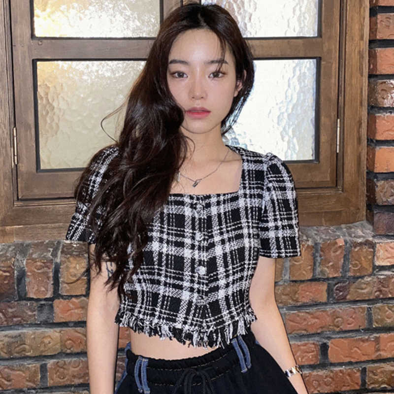 Korejpaa Women Shirt Summer Korean Chic Retro Square Collar Leaky Clavicle Single-Breasted Short Hem Tassel Tweed Blouses 210526