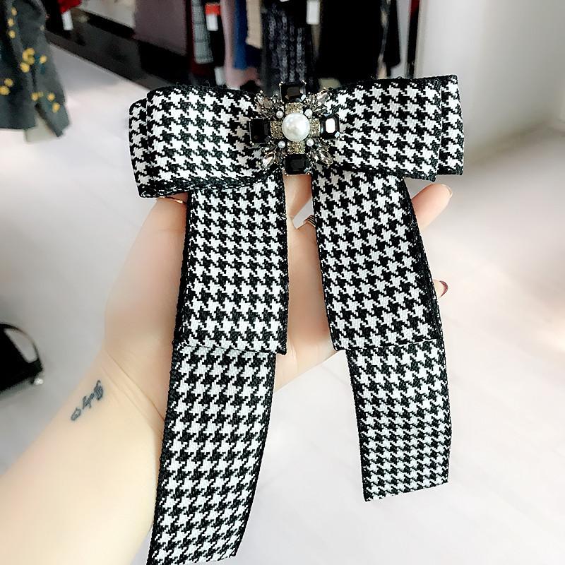 Pins, Brooches Korean Fabric Bow Tie Brooch Crystal Rhinestone Necktie Shirt Dress Collor Pins Vintage Jewelry Broochees For Women Accessori
Pins, Brooches Korean Fabric Bow Tie Brooch Crystal Rhinestone Necktie Shirt Dress Collor Pins Vintage Jewelry Broochees For Women Accessori