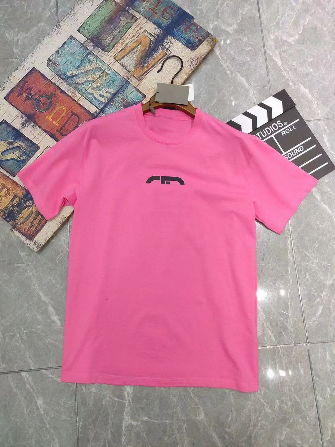 Women's clothing T Shirt 19SS Fashion Mens Women Couples top letter printed Casual Short Sleeve Round Neck Stylist Tees with more color, White
Women's clothing T Shirt 19SS Fashion Mens Women Couples top letter printed Casual Short Sleeve Round Neck Stylist Tees with more color, White