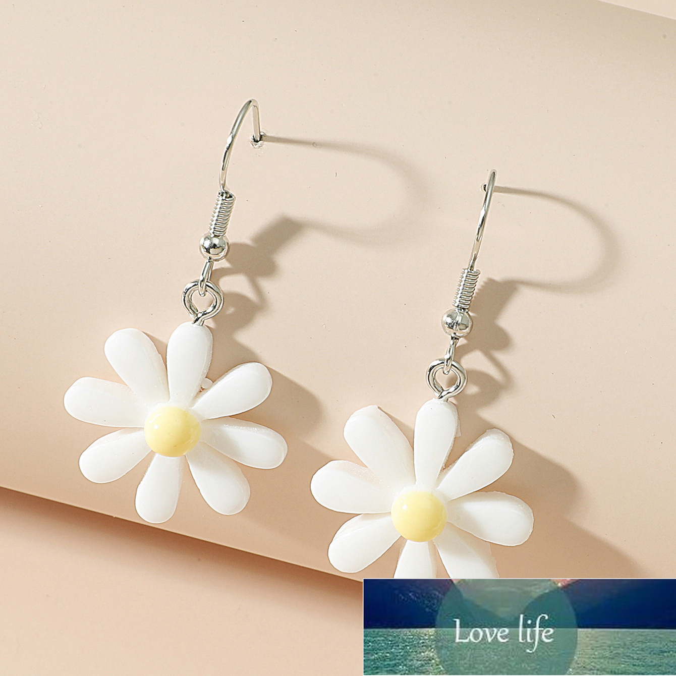 New Korean Sweet Flower Earrings Fashion Summer Daisy Flowers Drop Earrings For Women Earing Jewelry Pastoral Style Earings Gift Factory price expert
New Korean Sweet Flower Earrings Fashion Summer Daisy Flowers Drop Earrings For Women Earing Jewelry Pastoral Style Earings Gift Factory price expert
