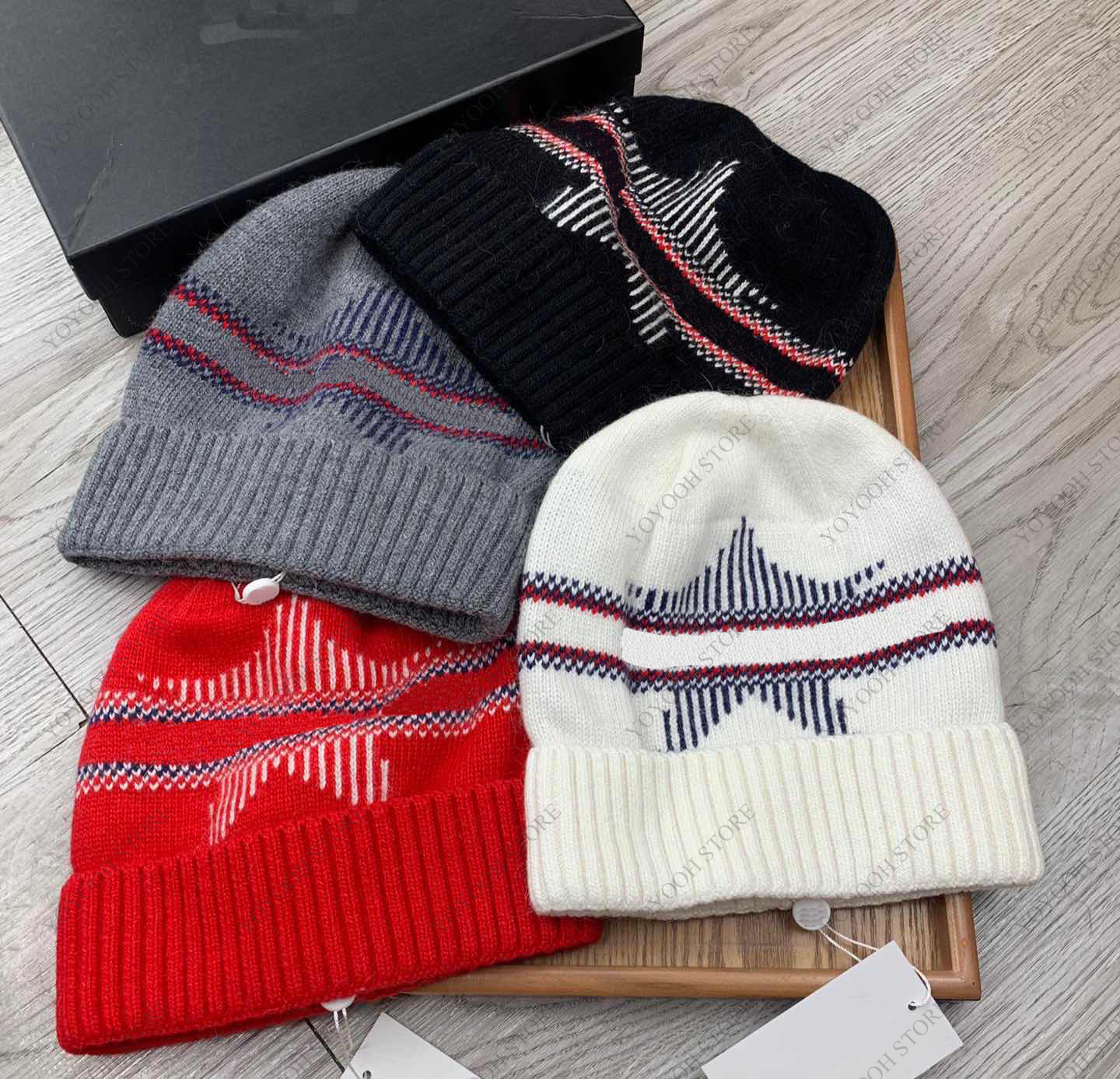 Fashion Berets designer women's knitted hats with classic printed letter pattern winter warm men's hat high quality Beret, Make up for price
Fashion Berets designer women's knitted hats with classic printed letter pattern winter warm men's hat high quality Beret, Make up for price
