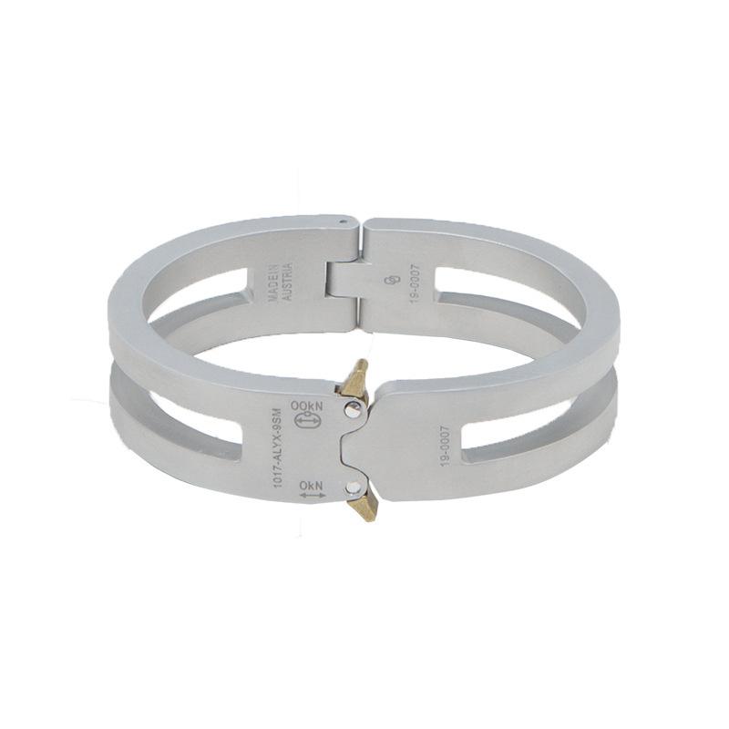 Bangle 2021 Alyx Braceletitanium Alloy 1:1 High Quality Version Track Unisex Hip Hop Cuff Bracelets 1017 9sm 19-0007
Bangle 2021 Alyx Braceletitanium Alloy 1:1 High Quality Version Track Unisex Hip Hop Cuff Bracelets 1017 9sm 19-0007