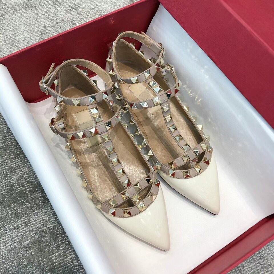Luxury Designer Rock Studs Women Dress Shoes Gladiator Sandals Rivets Pointed Toe Ballerinas Flats Lady Ballet Luxurious Brands Comfort Walking EU35-43
Luxury Designer Rock Studs Women Dress Shoes Gladiator Sandals Rivets Pointed Toe Ballerinas Flats Lady Ballet Luxurious Brands Comfort Walking EU35-43