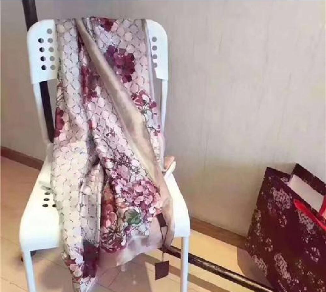 Wholesale-Top Qualtiy Size 180x90cm 100% Silk Scarfs Euro Brand French designers letter Pattern Printed Women Gift Silk Scarves no box A12, Blue;gray
Wholesale-Top Qualtiy Size 180x90cm 100% Silk Scarfs Euro Brand French designers letter Pattern Printed Women Gift Silk Scarves no box A12, Blue;gray