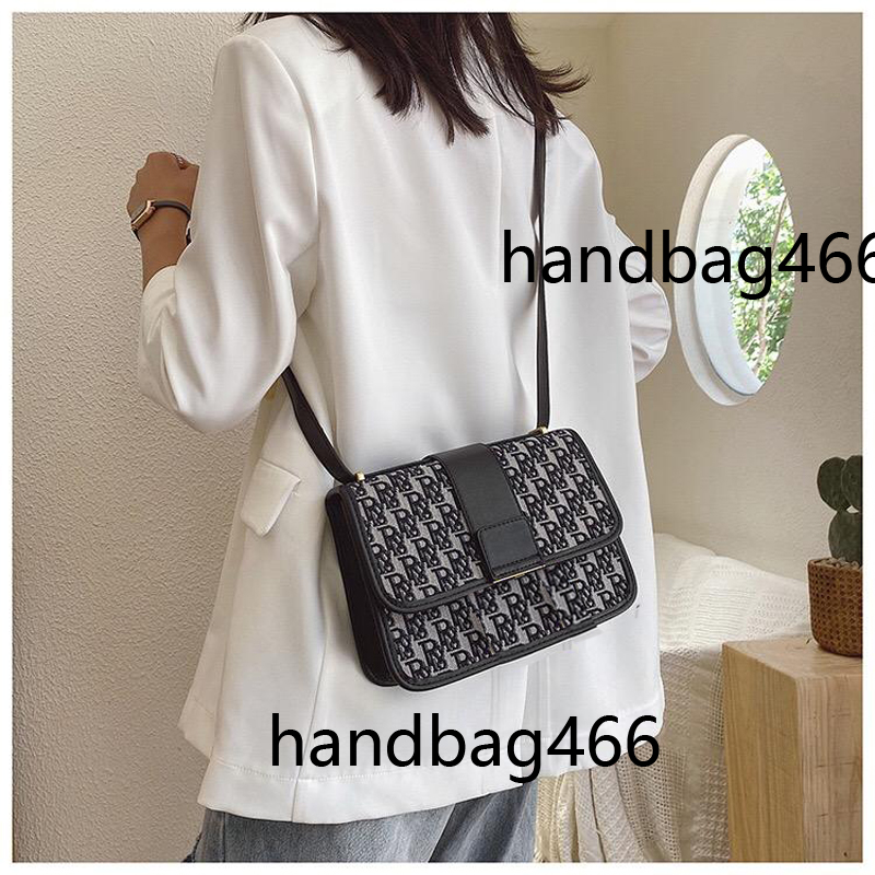 Designer Handbags Embroidery Letter Word Small Flap Woman Shoulder New Syle Luxurys Designers Crossbody Bags Trendy Classic Fash, Box don't submit
Designer Handbags Embroidery Letter Word Small Flap Woman Shoulder New Syle Luxurys Designers Crossbody Bags Trendy Classic Fash, Box don't submit