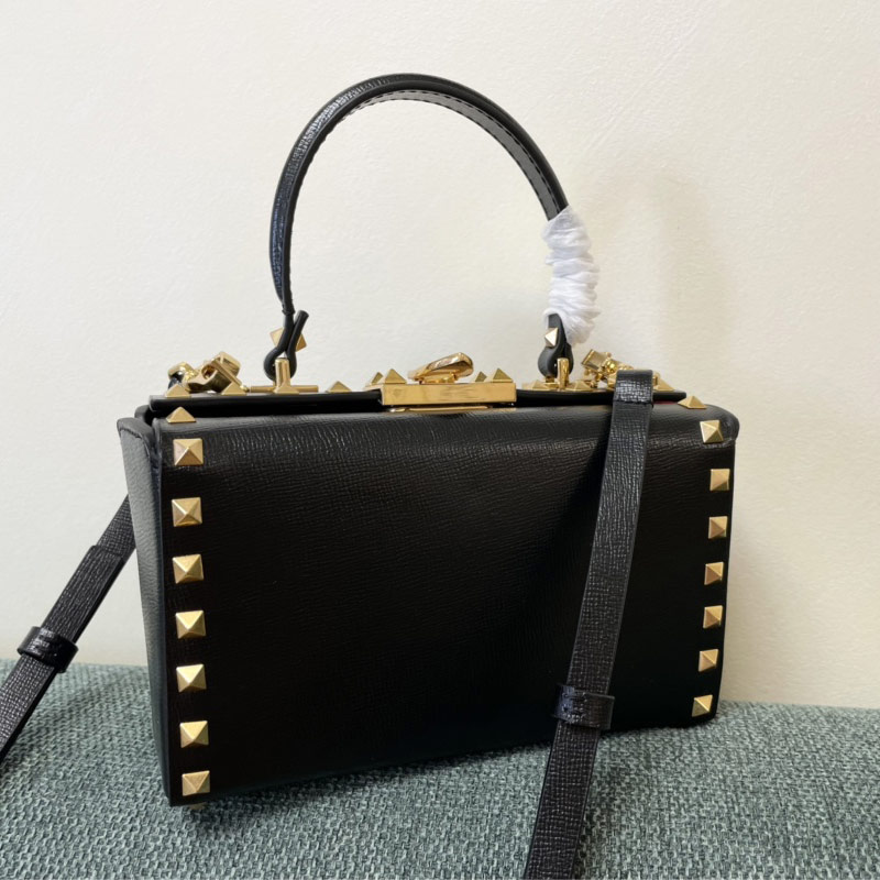 Women Fashion Top Quality Handbag Shoulder Bag Cowhide Box Rivet Tote Crossbody Bags Back Printed V Letter Handbags Purse
Women Fashion Top Quality Handbag Shoulder Bag Cowhide Box Rivet Tote Crossbody Bags Back Printed V Letter Handbags Purse