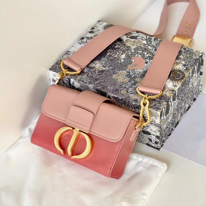 Bag Female 2021 Dio Canvas Montaigne Bag Square Box Mini Wide Shoulder Strap Versatile Straddle Single YJD1
Bag Female 2021 Dio Canvas Montaigne Bag Square Box Mini Wide Shoulder Strap Versatile Straddle Single YJD1