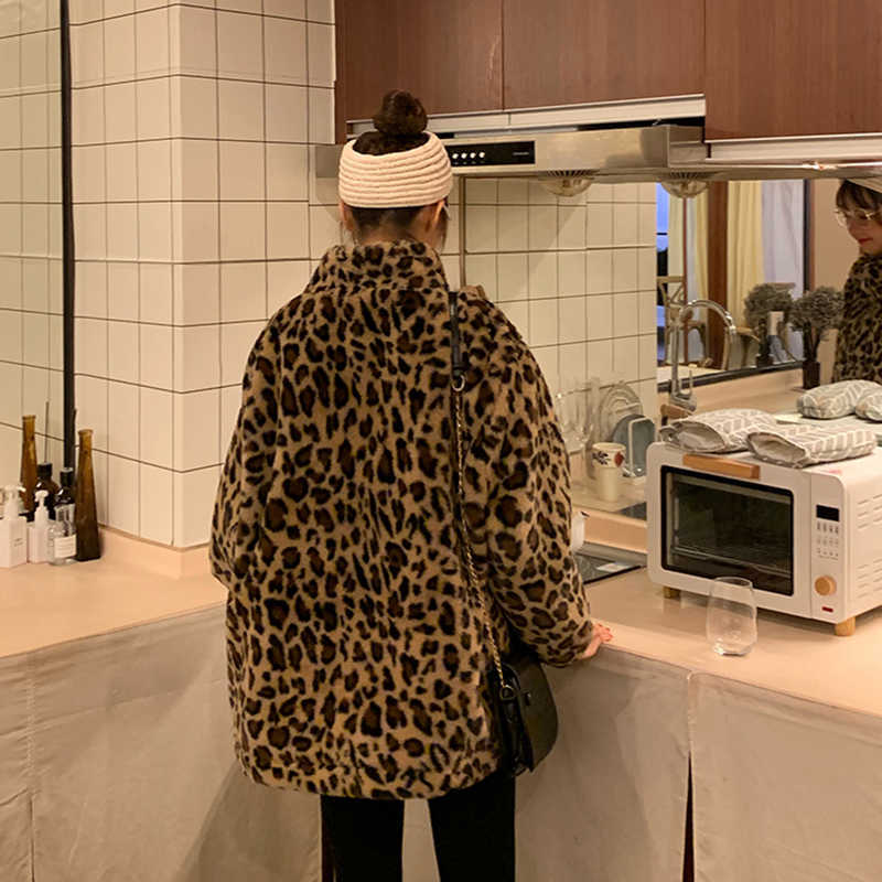 Winter loose retro leopard print plush padded pullover sweater women plus velvet warm jacket 210910