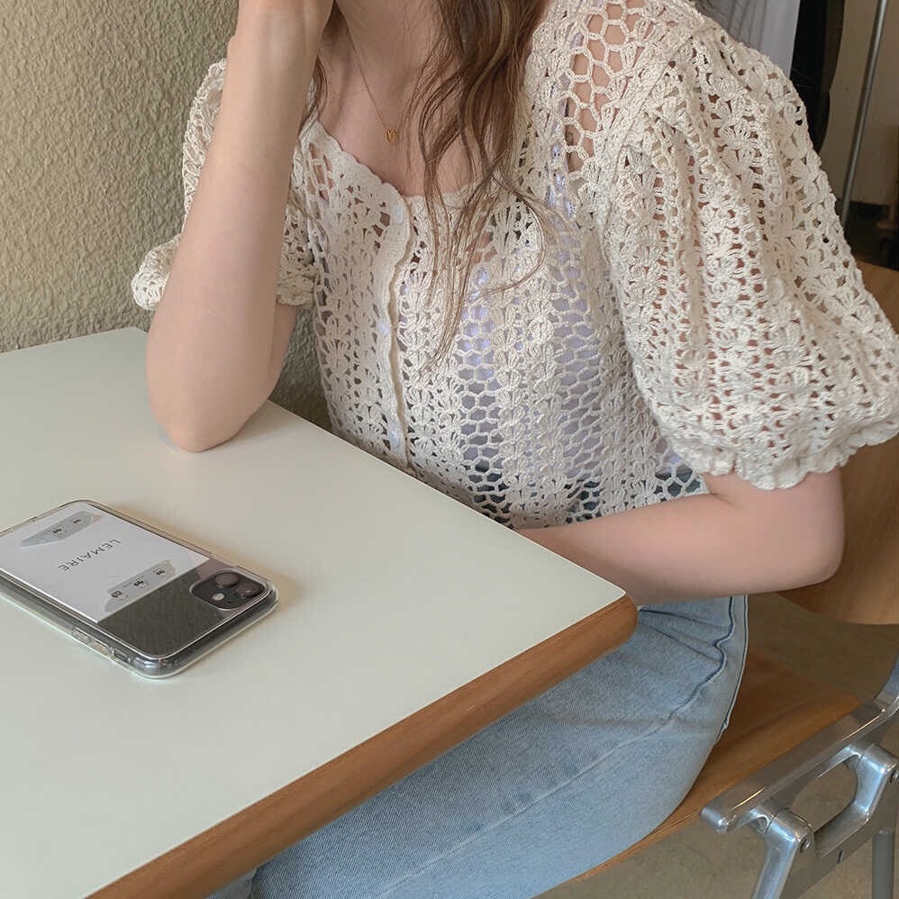 Comelsexy Vintage Hollow Out Lace Blouses Summer Korean Square Collar Shirt Women Puff Sleeve Loose Cardigan Tops 210515