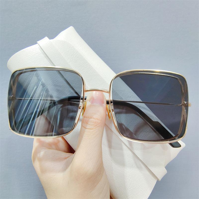 Sunglasses Oversized Gradient Women Men Fashion Square Eyewear Vintage Colored Outdoors Shades Goggles Gold
Sunglasses Oversized Gradient Women Men Fashion Square Eyewear Vintage Colored Outdoors Shades Goggles Gold
