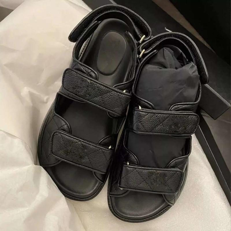 2021 women's sandals classic comeback leather material luxury, elegant and comfortable, every detail is our heart, Burgundy
2021 women's sandals classic comeback leather material luxury, elegant and comfortable, every detail is our heart, Burgundy