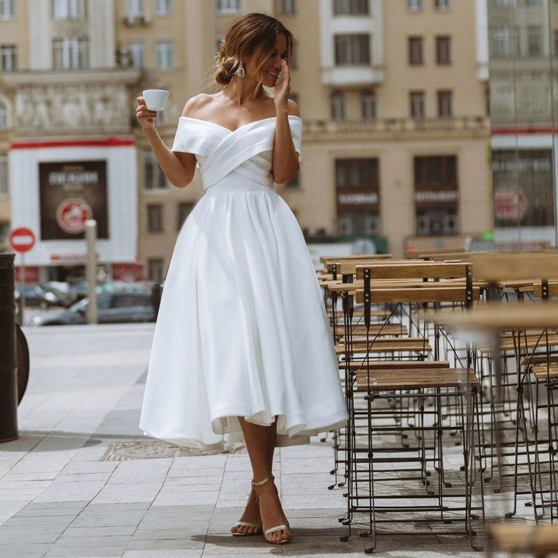 Dress Vision vestidos satin long puff sleeves wedding party Dress Robe De Soiree longue Formal simple robe de soiree bride to be, White
Dress Vision vestidos satin long puff sleeves wedding party Dress Robe De Soiree longue Formal simple robe de soiree bride to be, White