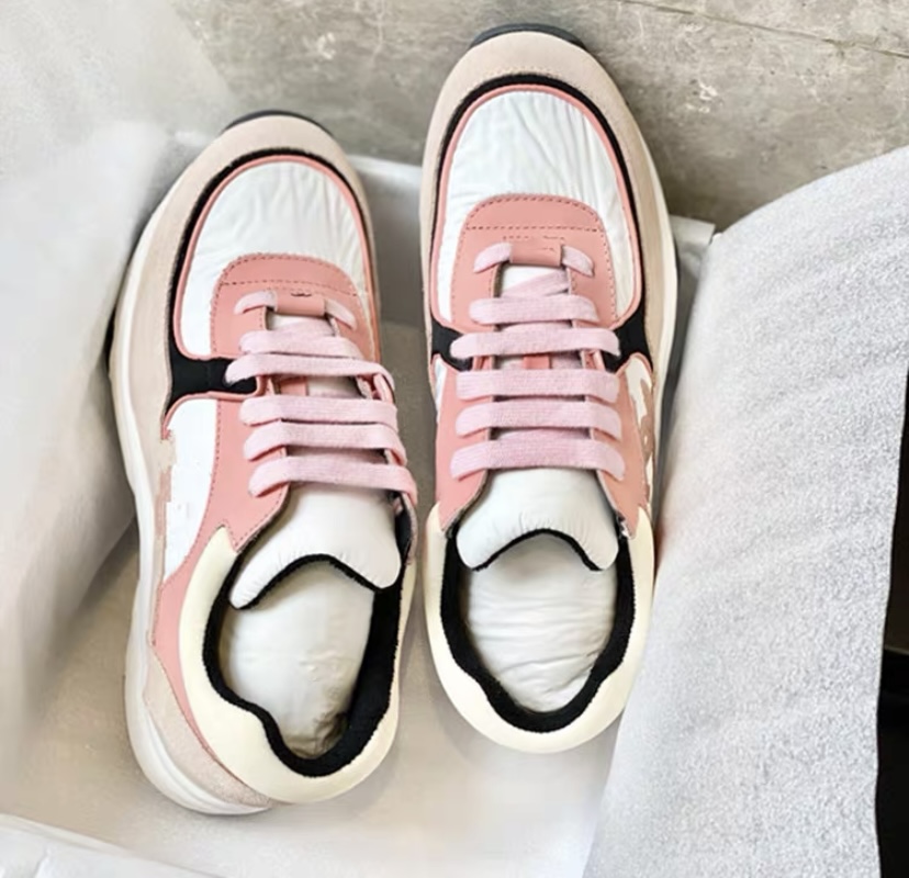Women's casual shoes stylist luxury designer ladies thick soles women lacing manufacturers direct sales flat base size 35-42, Separate 1 shoe box
Women's casual shoes stylist luxury designer ladies thick soles women lacing manufacturers direct sales flat base size 35-42, Separate 1 shoe box