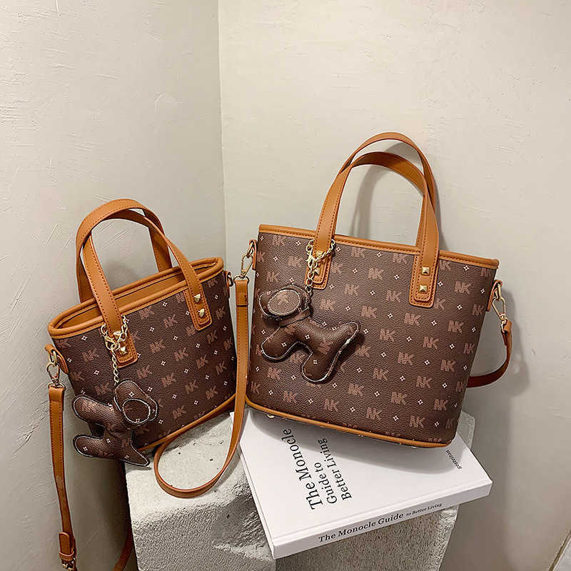 High sense women's autumn winter portable Tote Bag 2020 new net red fashion single shoulder versatile messenger bag, Large nk brown
High sense women's autumn winter portable Tote Bag 2020 new net red fashion single shoulder versatile messenger bag, Large nk brown