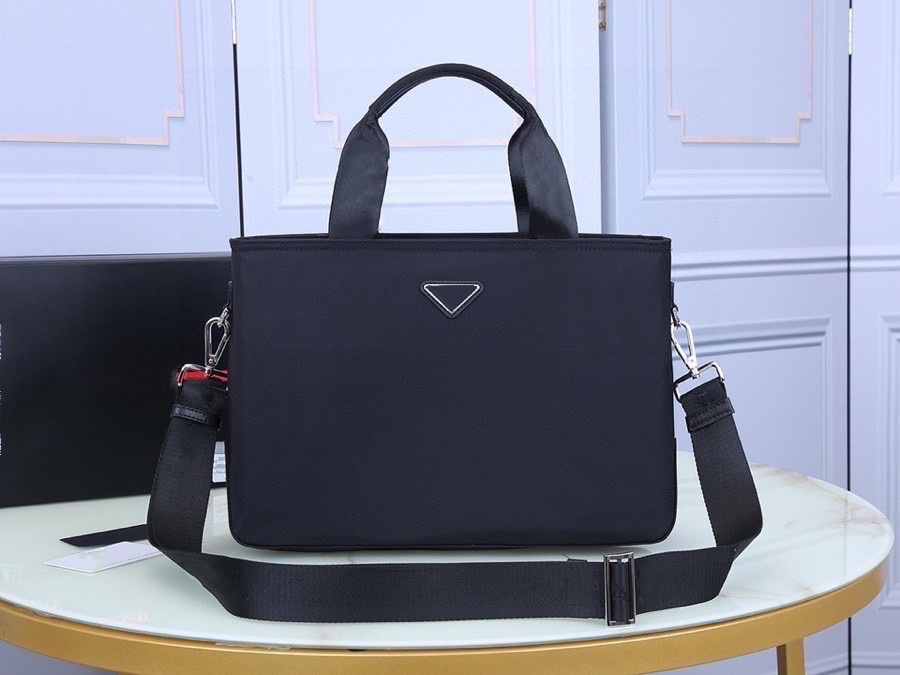 Men's black waterproof nylon canvas shopping designer briefcase laptop bag large capacity fashion simple office handbag
Men's black waterproof nylon canvas shopping designer briefcase laptop bag large capacity fashion simple office handbag