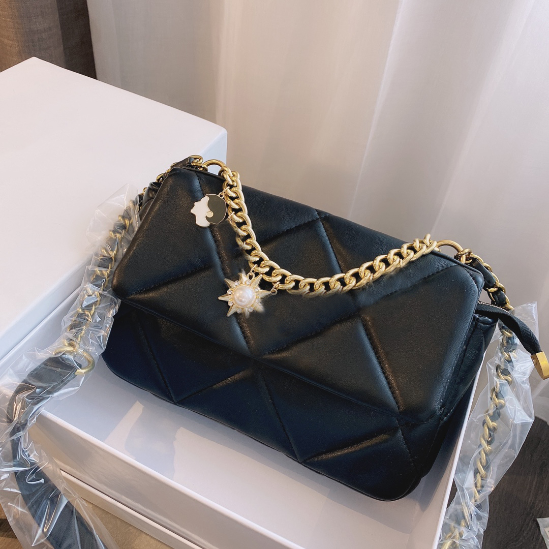 5A Top quality women fashion purse bag Women Luxurys Designers Bags 2021 hot selling classic famous shoulder bags popular crossbody bags and
5A Top quality women fashion purse bag Women Luxurys Designers Bags 2021 hot selling classic famous shoulder bags popular crossbody bags and