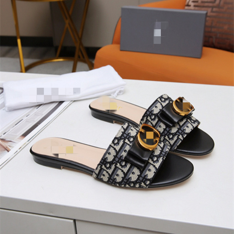 2021 TOP 4 STYLE Paris Women sandals Slippers Summer Girls Beach Slides Flip Flops Loafers Sexy Embroidered with box large size 35-43, Black
2021 TOP 4 STYLE Paris Women sandals Slippers Summer Girls Beach Slides Flip Flops Loafers Sexy Embroidered with box large size 35-43, Black