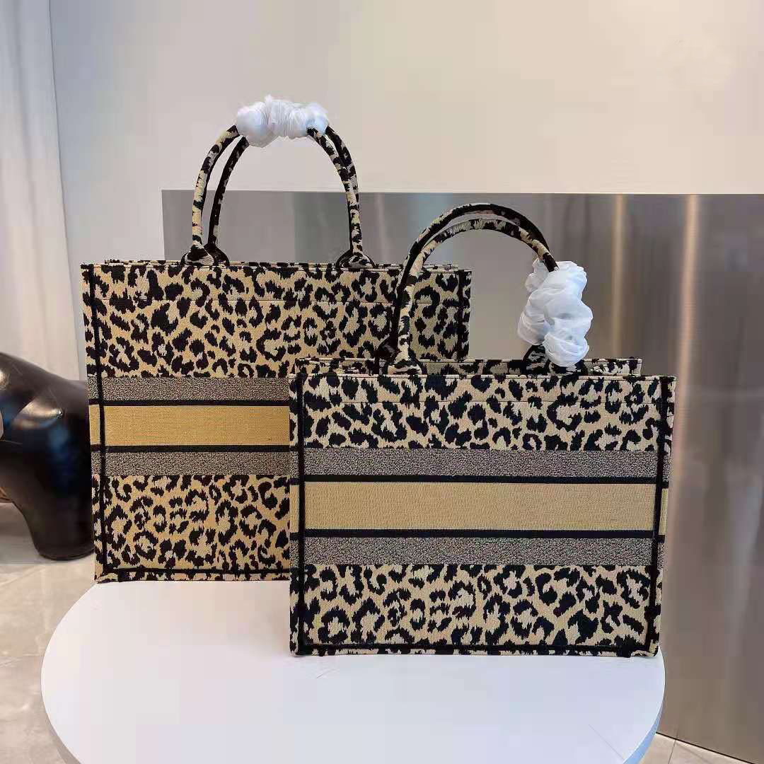 Designer Handbags Women Shoulder Bags Fashion Tote Bag Lady Shopping Handbag High Quality Purse Dbrand
Designer Handbags Women Shoulder Bags Fashion Tote Bag Lady Shopping Handbag High Quality Purse Dbrand