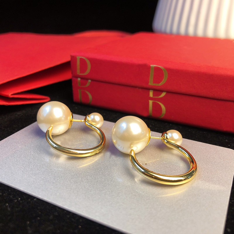 2021 Luxurys designers pearl stud earrings 18K gold plating for lady Women Party Wedding Lovers gift engagement goods
2021 Luxurys designers pearl stud earrings 18K gold plating for lady Women Party Wedding Lovers gift engagement goods