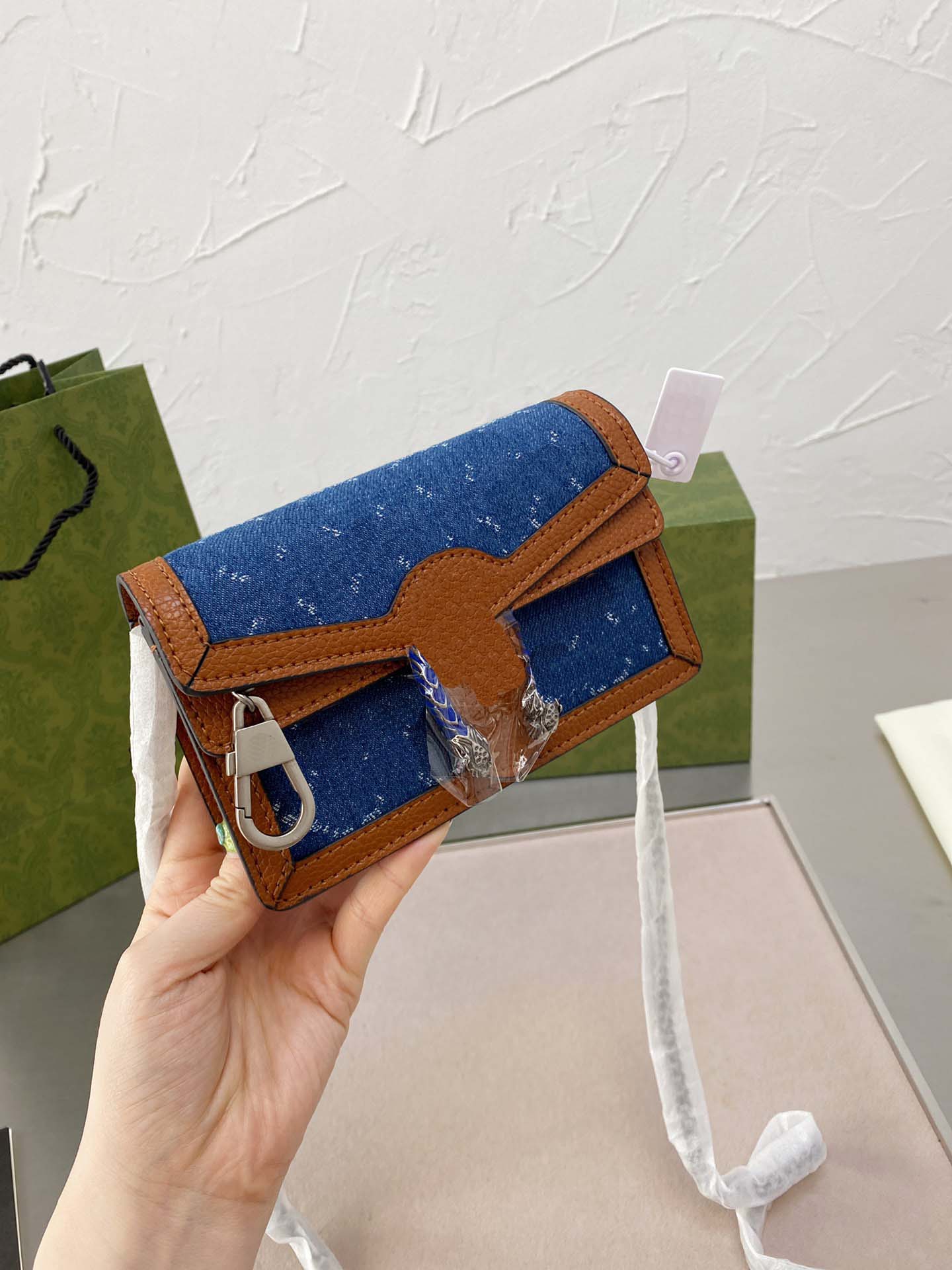 2021 Designer shoulder bags denim handbags High quality Crossbody bag Retro decoration wholesale wallet, Invoice
2021 Designer shoulder bags denim handbags High quality Crossbody bag Retro decoration wholesale wallet, Invoice