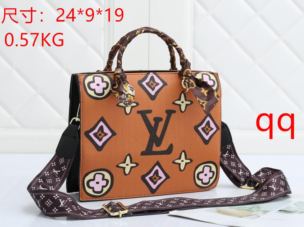 Latest Styles old flower By The Pool OnTheGo Tote bag gradient designers Handbag leather High Quality Summer Beach Style Glamour colour 03
Latest Styles old flower By The Pool OnTheGo Tote bag gradient designers Handbag leather High Quality Summer Beach Style Glamour colour 03