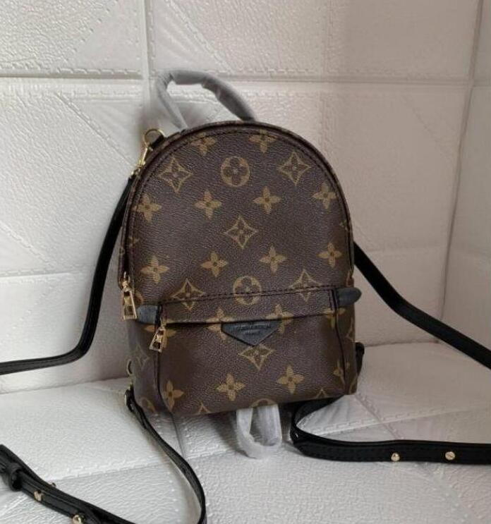 LVLouis
VUTTON
VITTON mini backpack women shoulder bag men handbag presbyopic package messenger bag mobile Bag
LVLouis
VUTTON
VITTON mini backpack women shoulder bag men handbag presbyopic package messenger bag mobile Bag