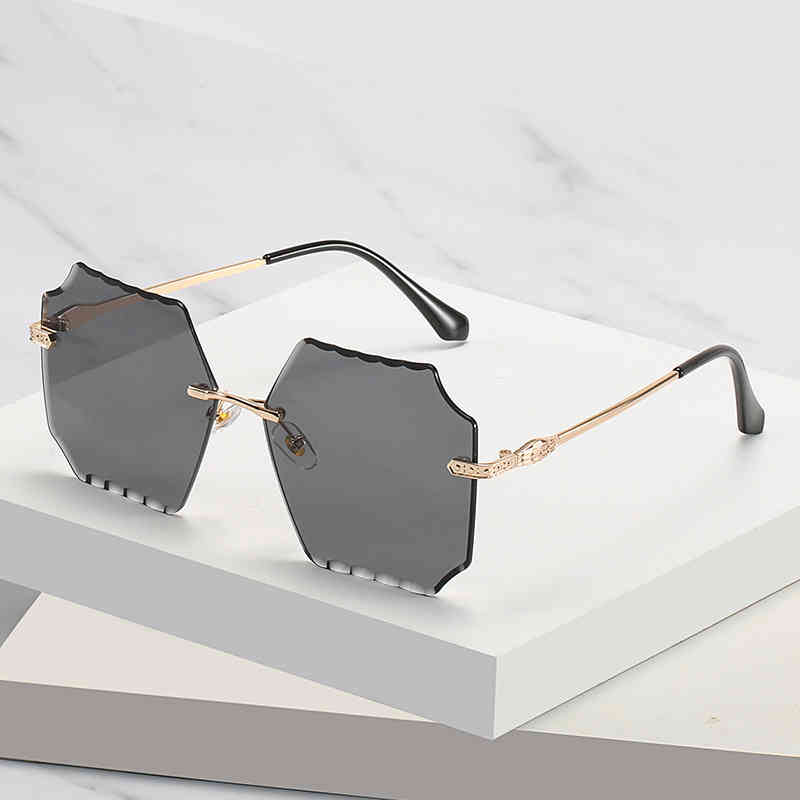 New Random Sunglass Women Stylish Irregular Random Shad Eyewear Party Show Street Protect Gafas De Sol HombreOT8T
New Random Sunglass Women Stylish Irregular Random Shad Eyewear Party Show Street Protect Gafas De Sol HombreOT8T
