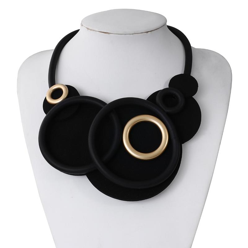 Chokers Amorcome Geometric Round Pendant Choker Leather Necklaces For Women Black Rubber Necklace Party Fashion Sweater Chains Jewelry
Chokers Amorcome Geometric Round Pendant Choker Leather Necklaces For Women Black Rubber Necklace Party Fashion Sweater Chains Jewelry