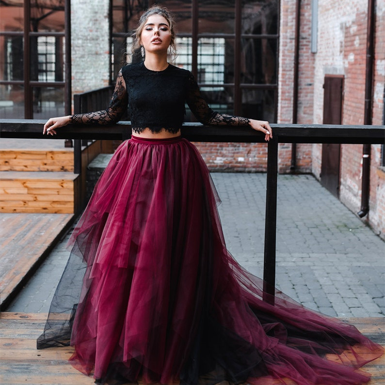 2022 Gothic Black and Mulberry Magic Ombre Skirt Wedding Dress Two Pieces A Line Boho Beach Bridal Gowns Vintage Sexy Backless Lace Long Sleeve Bride 
