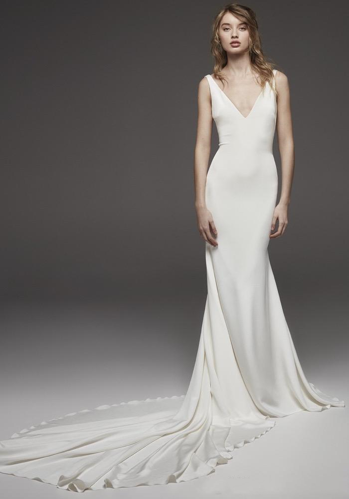 Simple Boho Beach Mermaid Wedding Dresses Long Train Sexy Sleevless Backless Buttons Bride Dress Satin Formal Wedding Gowns Custom Made Ivory White Ve