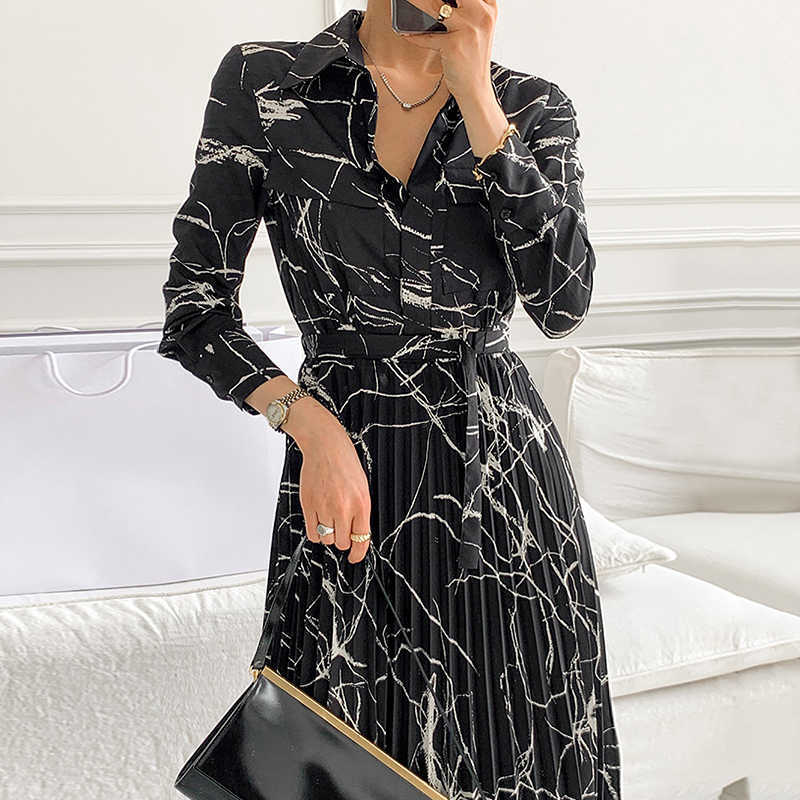 Korejpaa Women Dress Chic French Retro Lapel Single-breasted Printed Elegant Office Women's Pleated Dress Long Skirt Female 210526