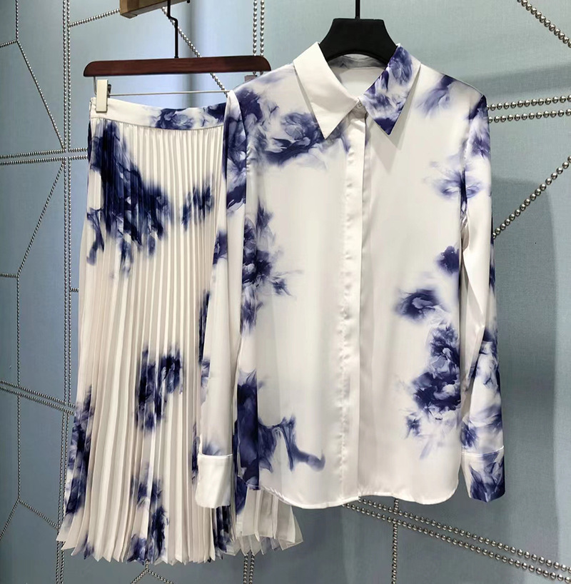 Two Piece Dress Spring 2021 female designer print high-quality suit skirt elegant shirts + skirts plied 2 set c024, The pictures
Two Piece Dress Spring 2021 female designer print high-quality suit skirt elegant shirts + skirts plied 2 set c024, The pictures