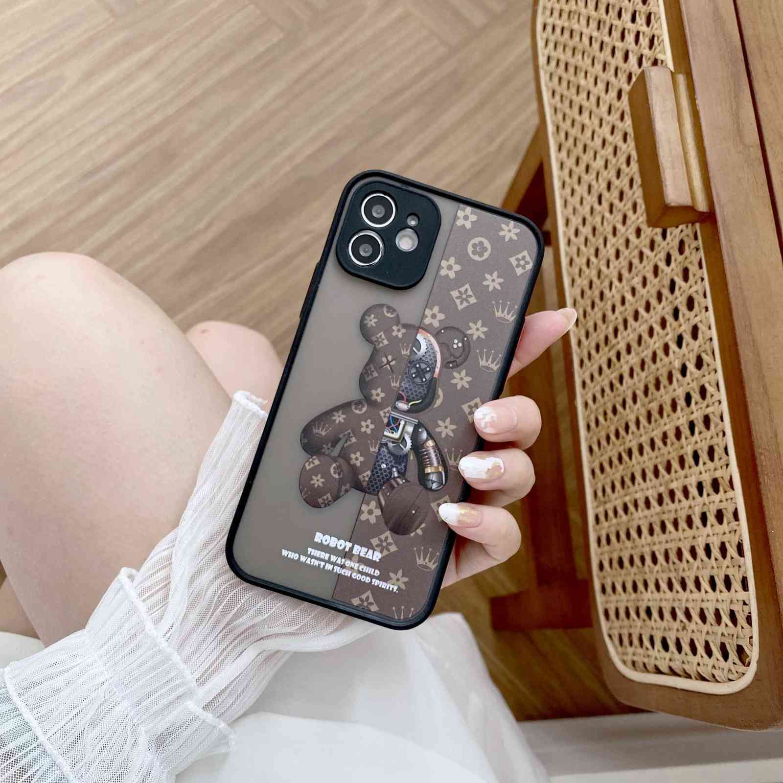 Tide brand mechanical bear transparent side phone case, suitable for iphone7 8Plus X Xsmax Xr 11 12promax personality map H1112, Gray
Tide brand mechanical bear transparent side phone case, suitable for iphone7 8Plus X Xsmax Xr 11 12promax personality map H1112, Gray