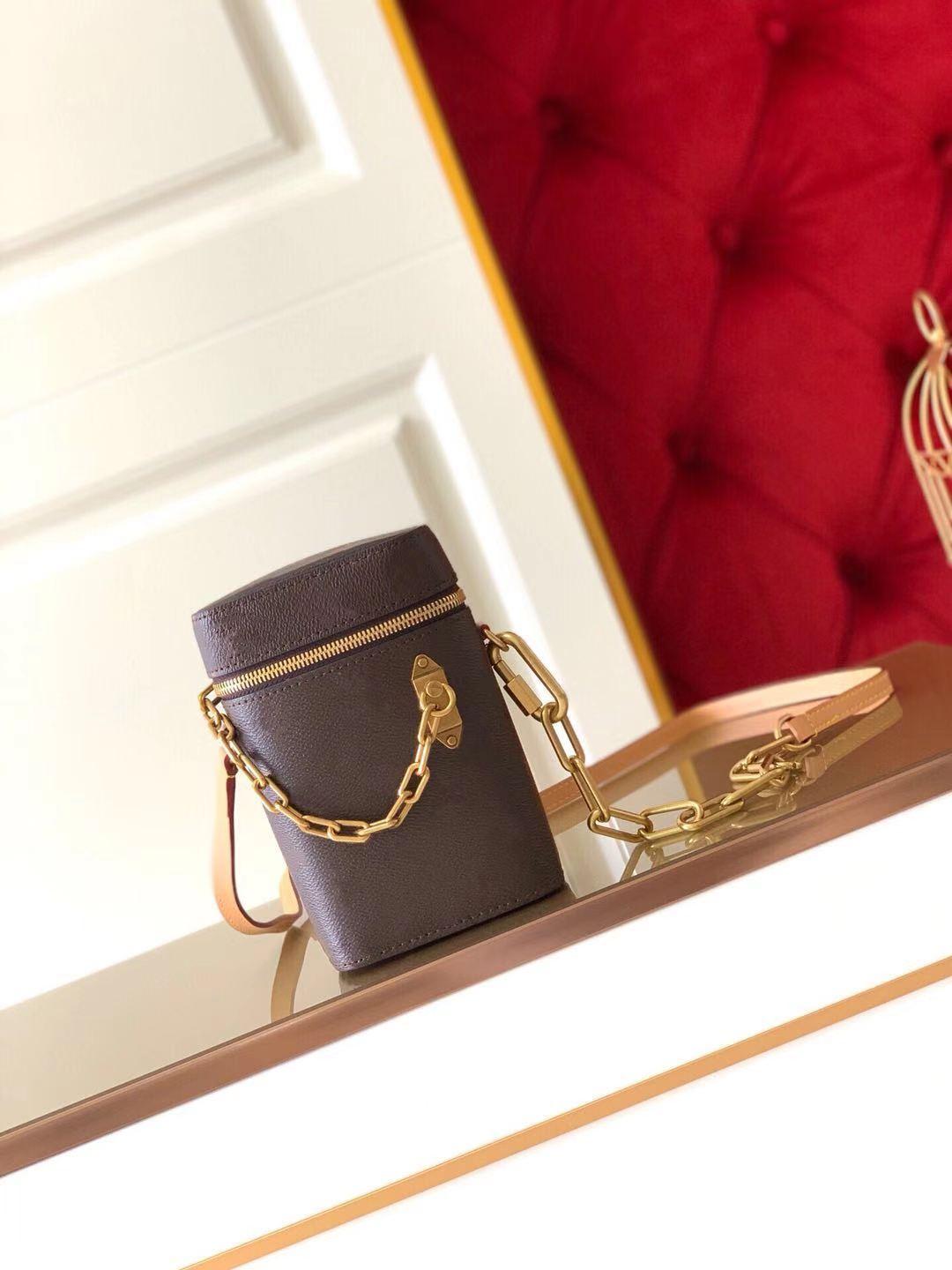 HOT High-end quality arrival famous Brand Classic designer new fashion women or Men messenger bags cross body bag school bookbag should 8973, Brown flower
HOT High-end quality arrival famous Brand Classic designer new fashion women or Men messenger bags cross body bag school bookbag should 8973, Brown flower
