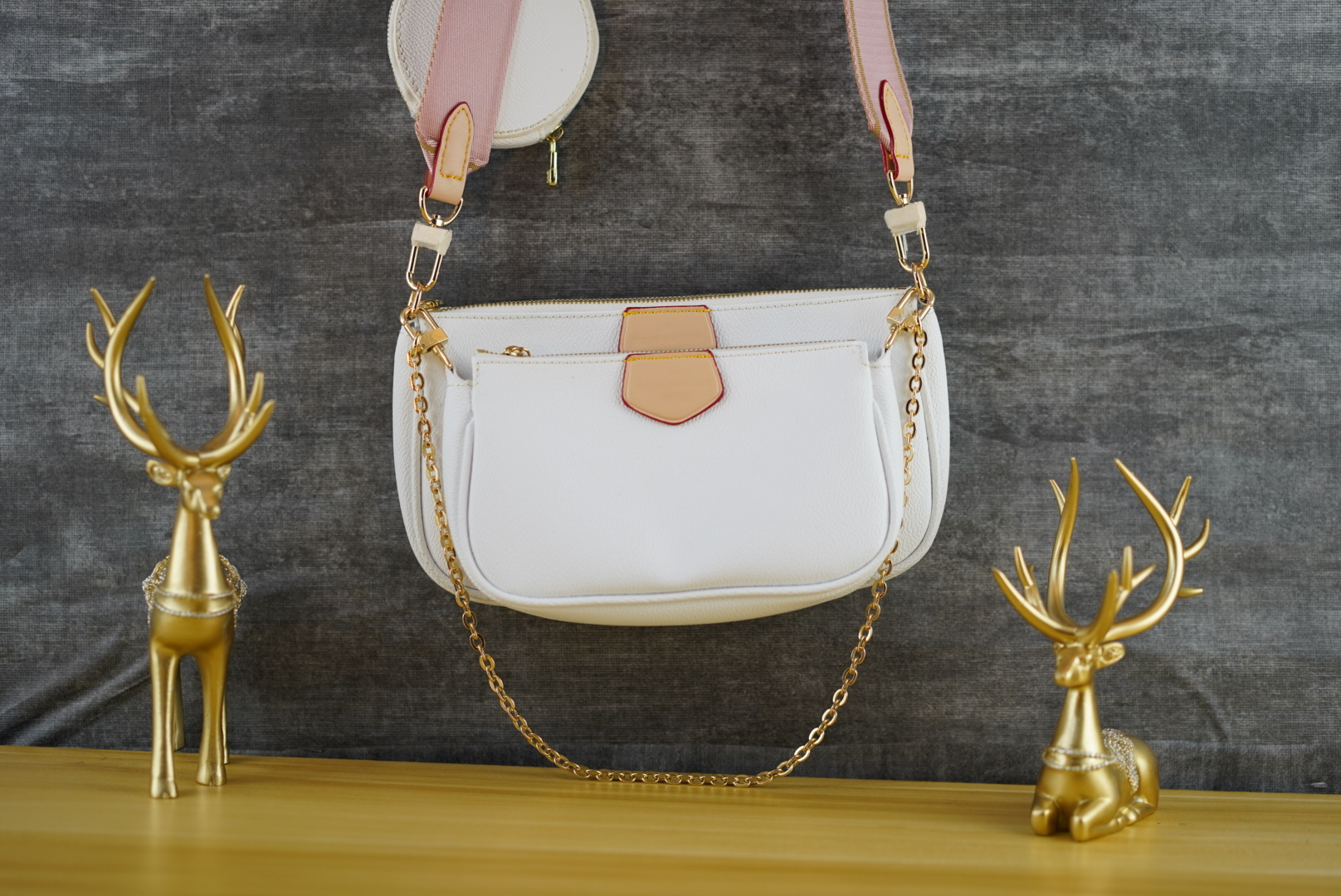 ly320 Top Quality 3 pcs set women Shoulder Bags favorite Crossbody Purse Messenger Handbags designer lady with good leather and Dust bag, Light green color
ly320 Top Quality 3 pcs set women Shoulder Bags favorite Crossbody Purse Messenger Handbags designer lady with good leather and Dust bag, Light green color