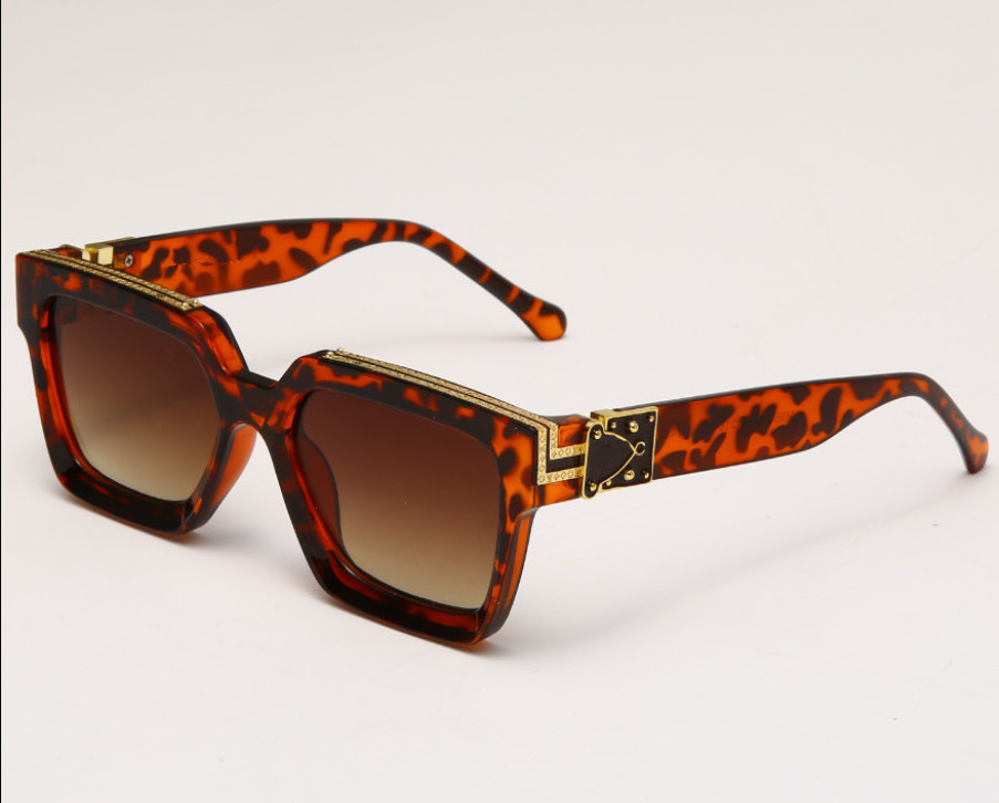 2021 polarizing sunglasses fox head inlaid with diamond Women's Korean fashion face show thin anti ultraviolet, White;black
2021 polarizing sunglasses fox head inlaid with diamond Women's Korean fashion face show thin anti ultraviolet, White;black