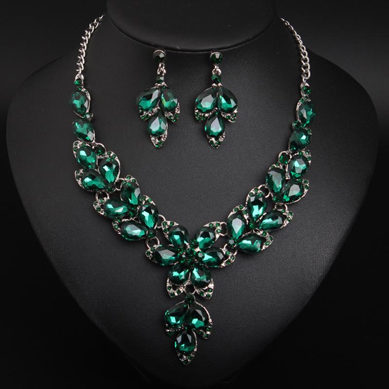 Chokers Bridal Jewelry Sets Green Blue Red Crystal Gem Flower Clavicle Necklace And Earring Set For Rhinestone Wedding Accessories 2021
Chokers Bridal Jewelry Sets Green Blue Red Crystal Gem Flower Clavicle Necklace And Earring Set For Rhinestone Wedding Accessories 2021
