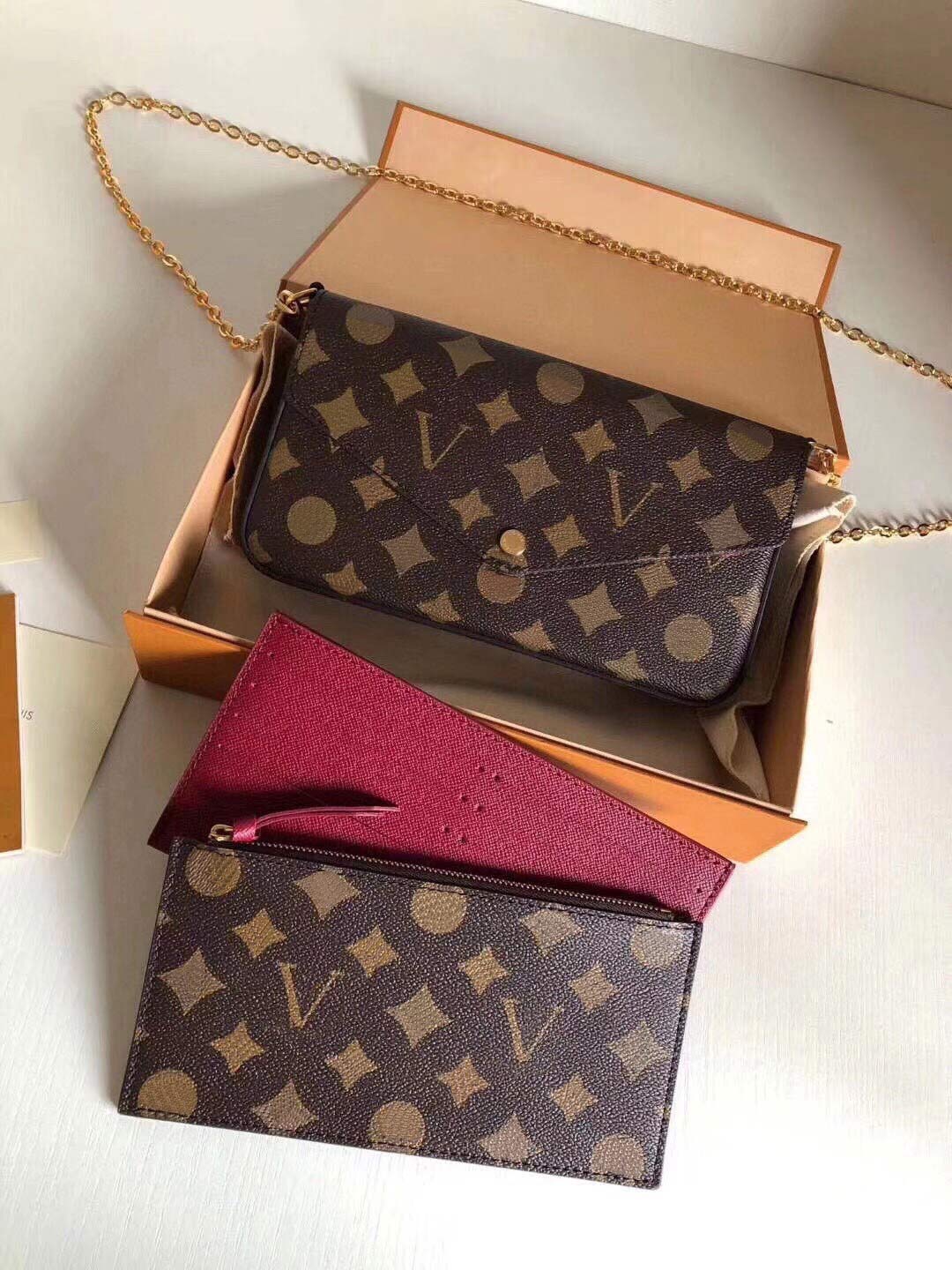 2021 Women Luxurys Designers Bags Messenger Bag Woman Totes Fashion Lady Handbags Vintage printing Shoulder Classic Crossbody QAQ
2021 Women Luxurys Designers Bags Messenger Bag Woman Totes Fashion Lady Handbags Vintage printing Shoulder Classic Crossbody QAQ