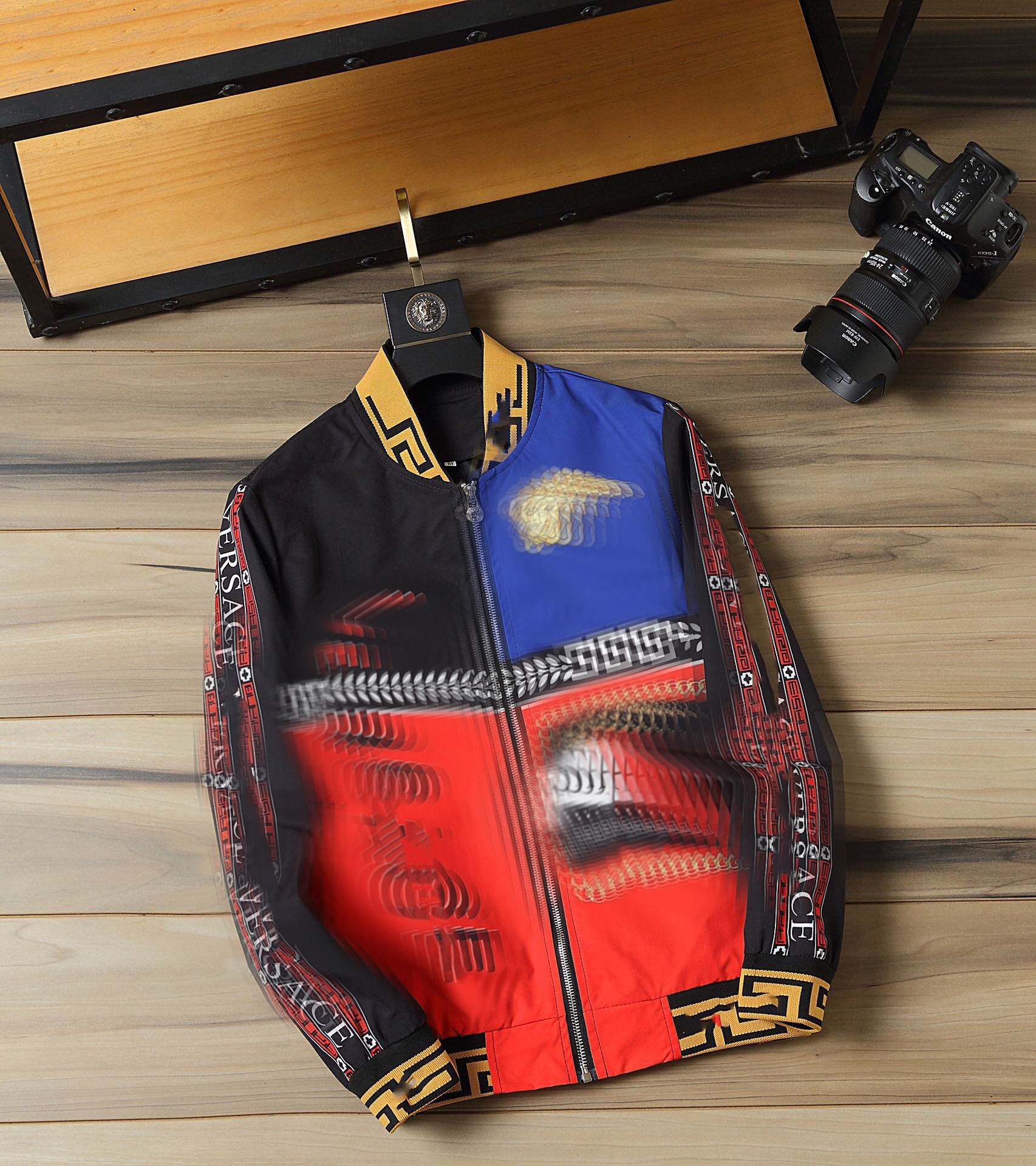 2021 hot designer men's brand jacket winter autumn luxury men's jacket long-sleeved Coats apparel women's clothing Europe and America Couple
2021 hot designer men's brand jacket winter autumn luxury men's jacket long-sleeved Coats apparel women's clothing Europe and America Couple