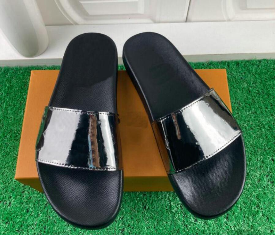 2022 Fashion Mens Designer slippers 35-46 womens slides sandals men shoes summer beach slide flat platform flower embossing laether rubber, Black
2022 Fashion Mens Designer slippers 35-46 womens slides sandals men shoes summer beach slide flat platform flower embossing laether rubber, Black
