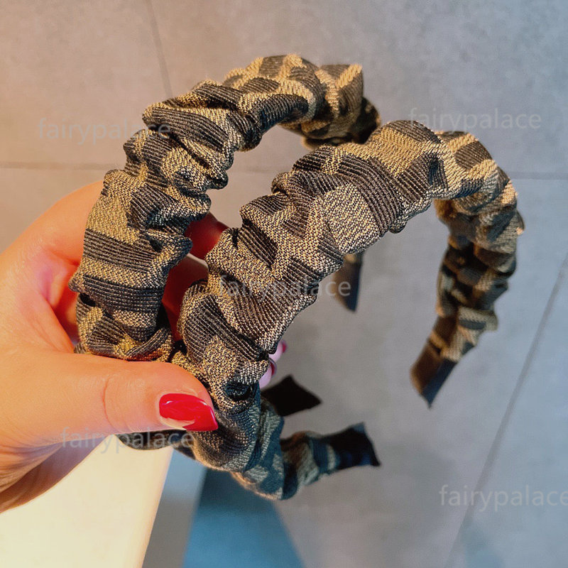 Fashion Designer Luxury Handmake Hair Bands For Women Cloth Letter Hairs Hoop Girl Elastic Headband Sports Fitness Headband Head Wrap Accessories
Fashion Designer Luxury Handmake Hair Bands For Women Cloth Letter Hairs Hoop Girl Elastic Headband Sports Fitness Headband Head Wrap Accessories