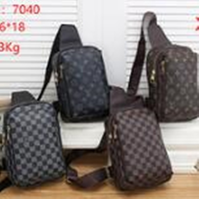 Hot selling men's and women's chest bag 2021 new European and American fashion single shoulder casual straddle Backpack Lv
Hot selling men's and women's chest bag 2021 new European and American fashion single shoulder casual straddle Backpack Lv

