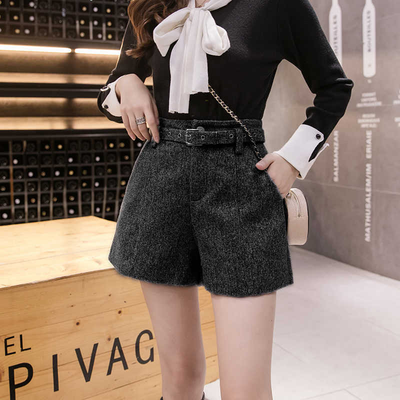 Autumn Winter High Waist Wide Leg Woolen Shorts Women Khaki Gray Black Outerwear Warm With Belt A-line Short Femme 210714