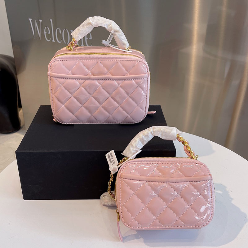 2021 Autumn Winter Patent Leather Camera Bags Cosmetic Vanity Quilted Top Handle Totes Matelasse Chain Crossbody Womens Designers Luxury_handbags 14C/20C, Red
2021 Autumn Winter Patent Leather Camera Bags Cosmetic Vanity Quilted Top Handle Totes Matelasse Chain Crossbody Womens Designers Luxury_handbags 14C/20C, Red