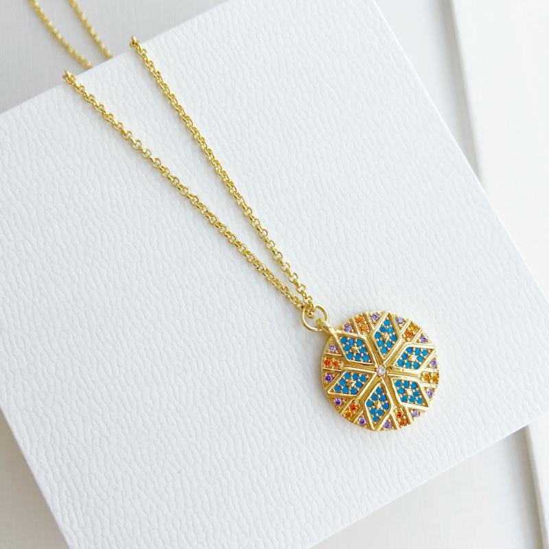 Pendant Necklaces HECHENG Round Snowflake Necklace Rainbow Colorful Jewelry Accessories For Women Gift Glod Color Wholesale VD627
Pendant Necklaces HECHENG Round Snowflake Necklace Rainbow Colorful Jewelry Accessories For Women Gift Glod Color Wholesale VD627