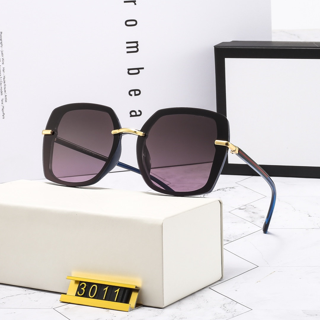 Luxury 2021 brand men's and women's sunglasses Fashion pilot designer UV400 glasses metal frame belt box
Luxury 2021 brand men's and women's sunglasses Fashion pilot designer UV400 glasses metal frame belt box