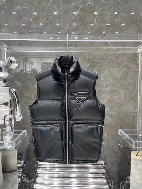 Men's down jacket with bright finish and ribbed sleeves designer gentleman remove hood welt pocket zipper snap button warm jacket123, Black
Men's down jacket with bright finish and ribbed sleeves designer gentleman remove hood welt pocket zipper snap button warm jacket123, Black