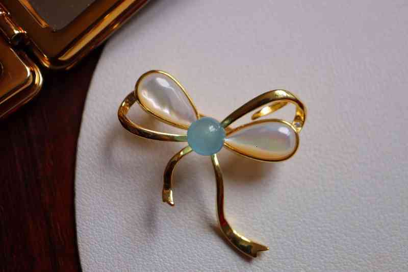 2021 Design Copper Plated Natural Sea Blue Treasure Brooch Pendant Dual Purpose Simple Temperament Female